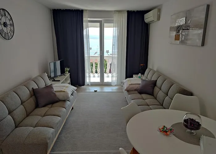 Apartman Panaramico Superior Lili With Sea View In *